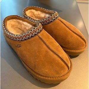 UGG Tasman Slippers in Chestnut